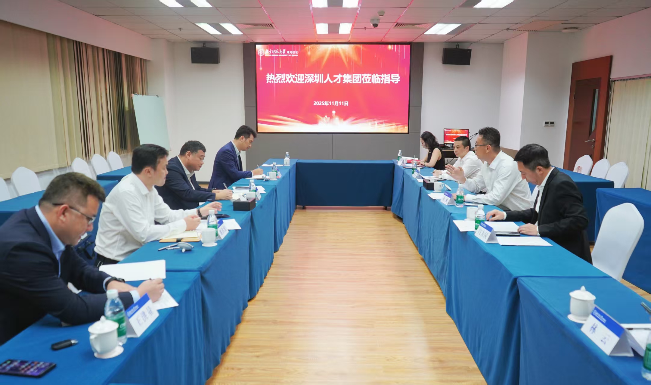 41d5d159e18a446b9ab7a24e8a3e1266 ×ù̸½»Á÷.jpg